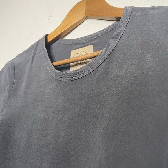 Chaser Women’s Gray 100% Silk Short Sleeve Top Size XS - Picture 4 of 9